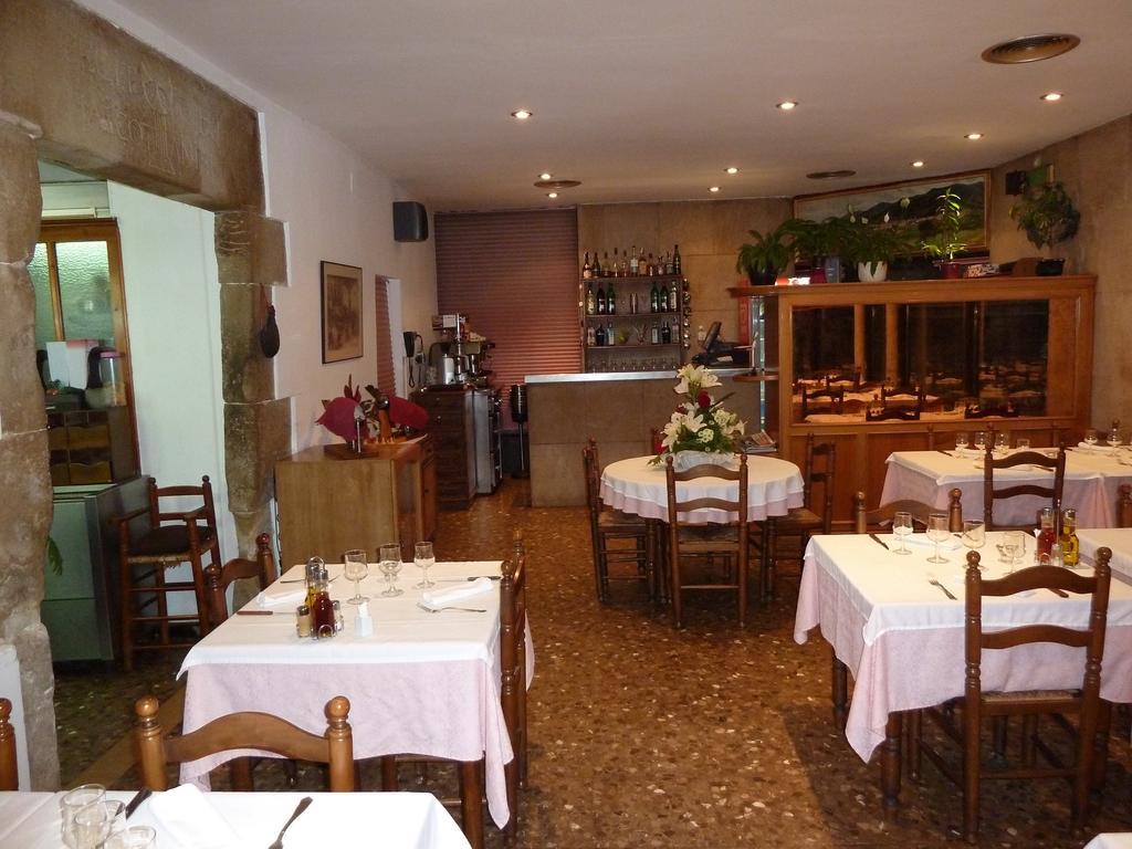 Restaurant Fonda Giralt Hotell Amer Exteriör bild