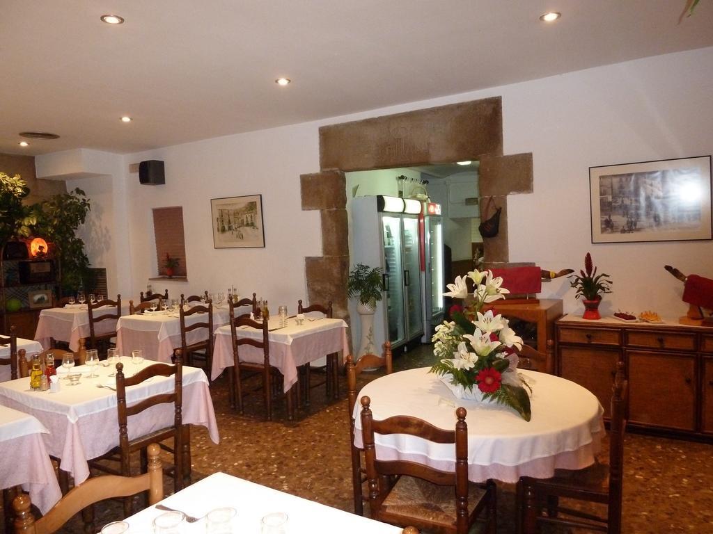 Restaurant Fonda Giralt Hotell Amer Exteriör bild