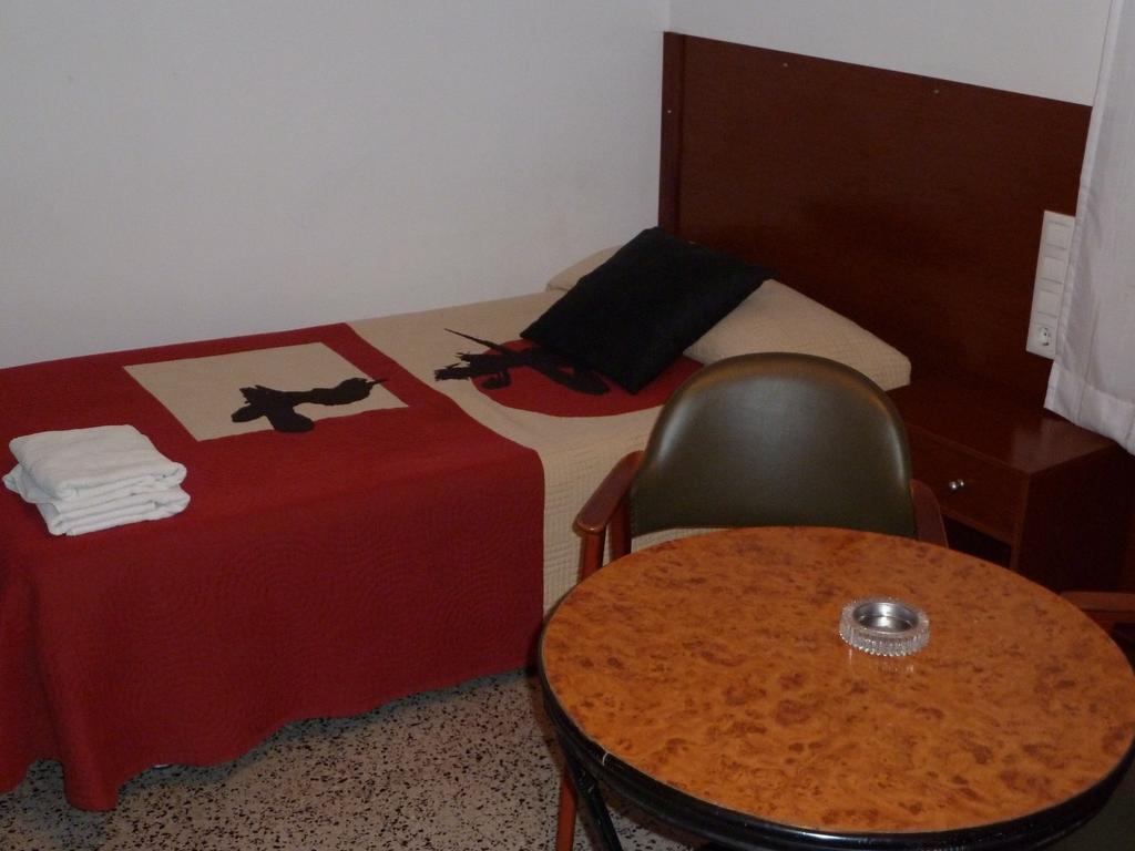 Restaurant Fonda Giralt Hotell Amer Rum bild